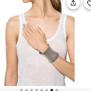 John Hardy Silver Mesh Bracelet, best on small wrist. Unbelievable beautiful 🔥🤩😻